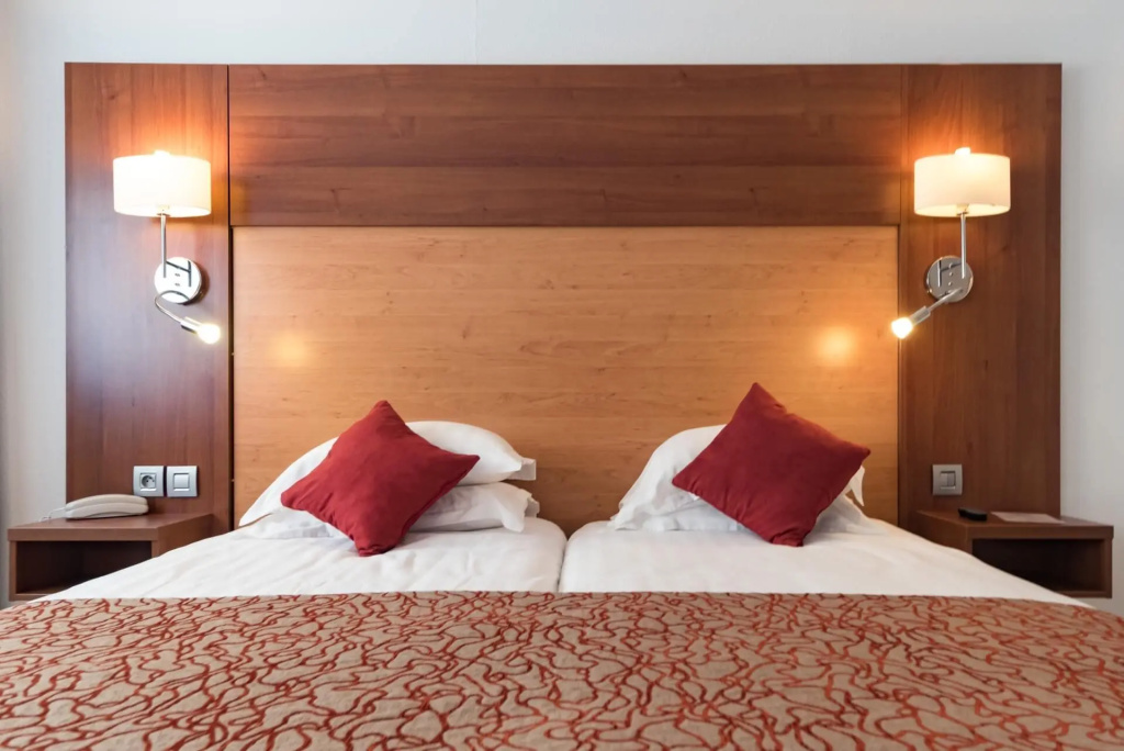 Standard Double room with city view (full double bed)
