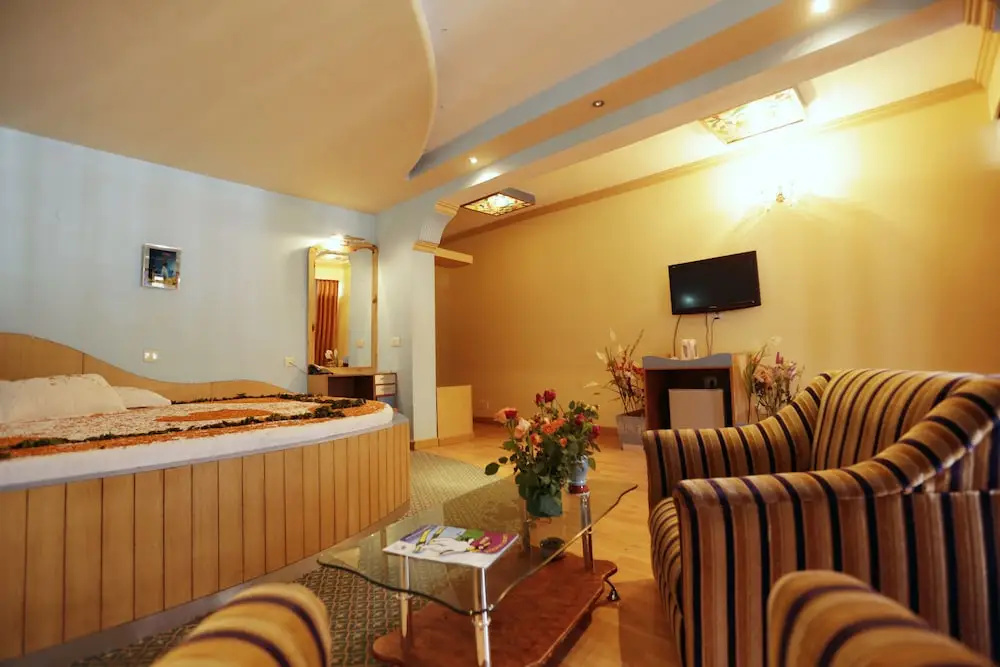 Double Suite with balcony (full double bed)