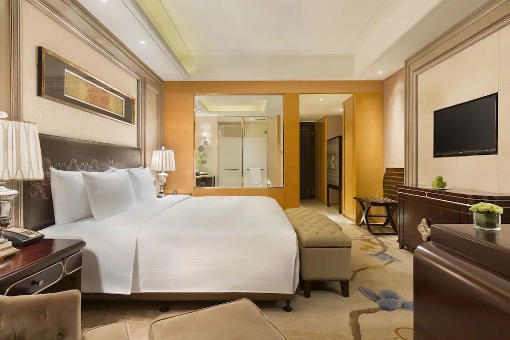 Grand Deluxe Double room (full double bed)