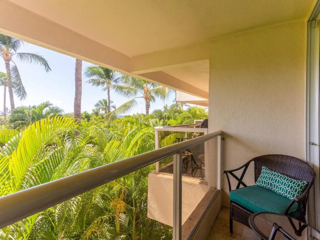 Maui Banyan T-305 - Ocean View Beach Condo for 10