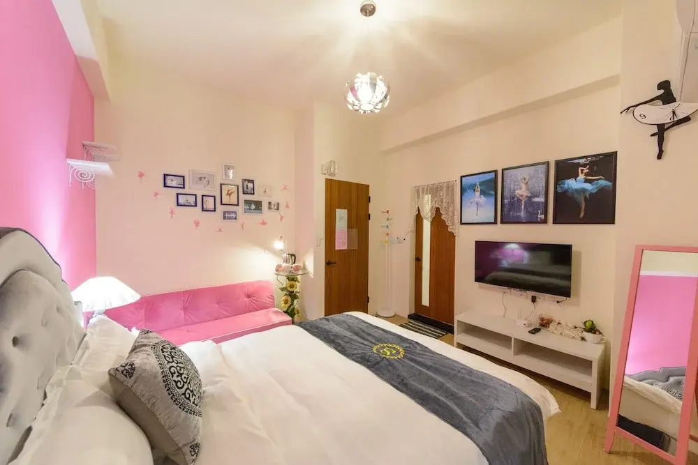 Standard Double room with balcony (full double bed)