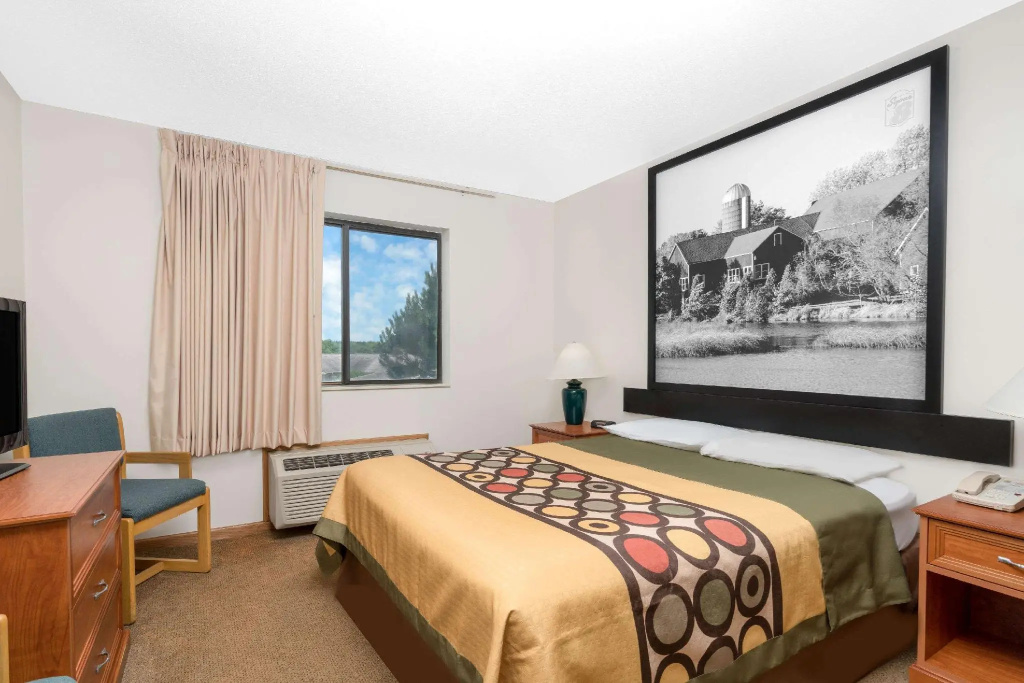 1 Bedroom Double Suite (full double bed)
