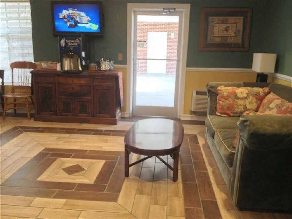 Lobby & Reception