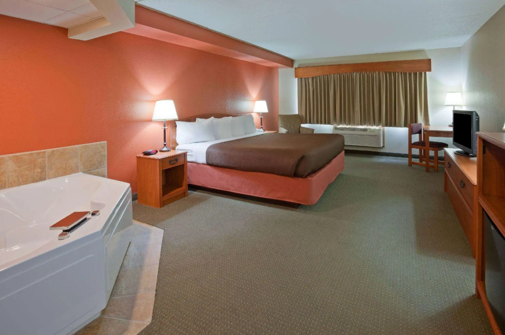 Double Suite (full double bed)