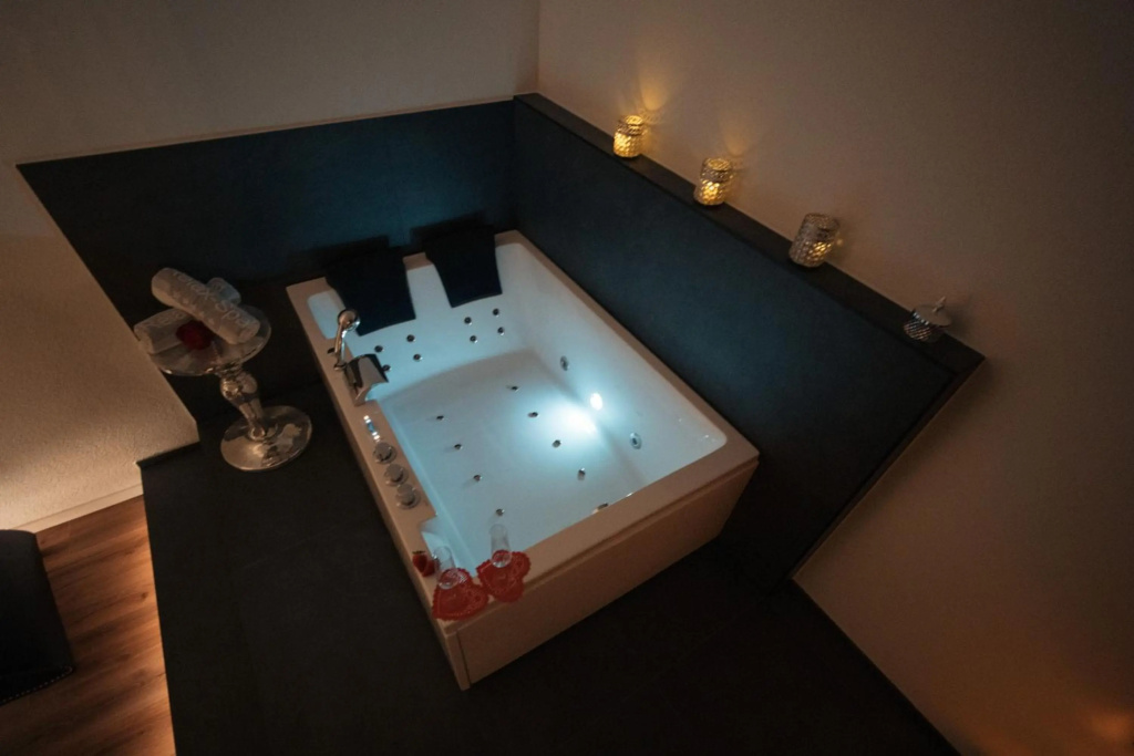 Privat-Spa mit Whirlpool und Sauna in Sursee