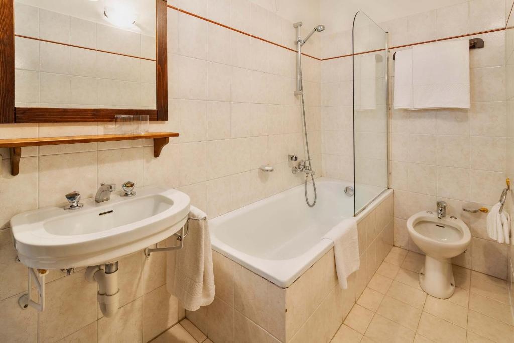 Economy Twin room (twin beds)