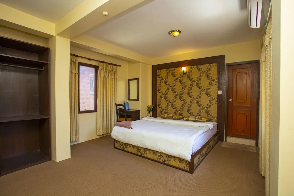 Deluxe Double room with balcony (full double bed)
