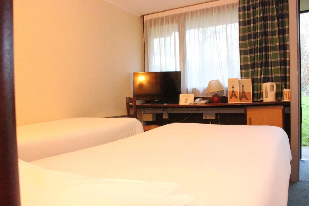 Standard Double room (twin beds)