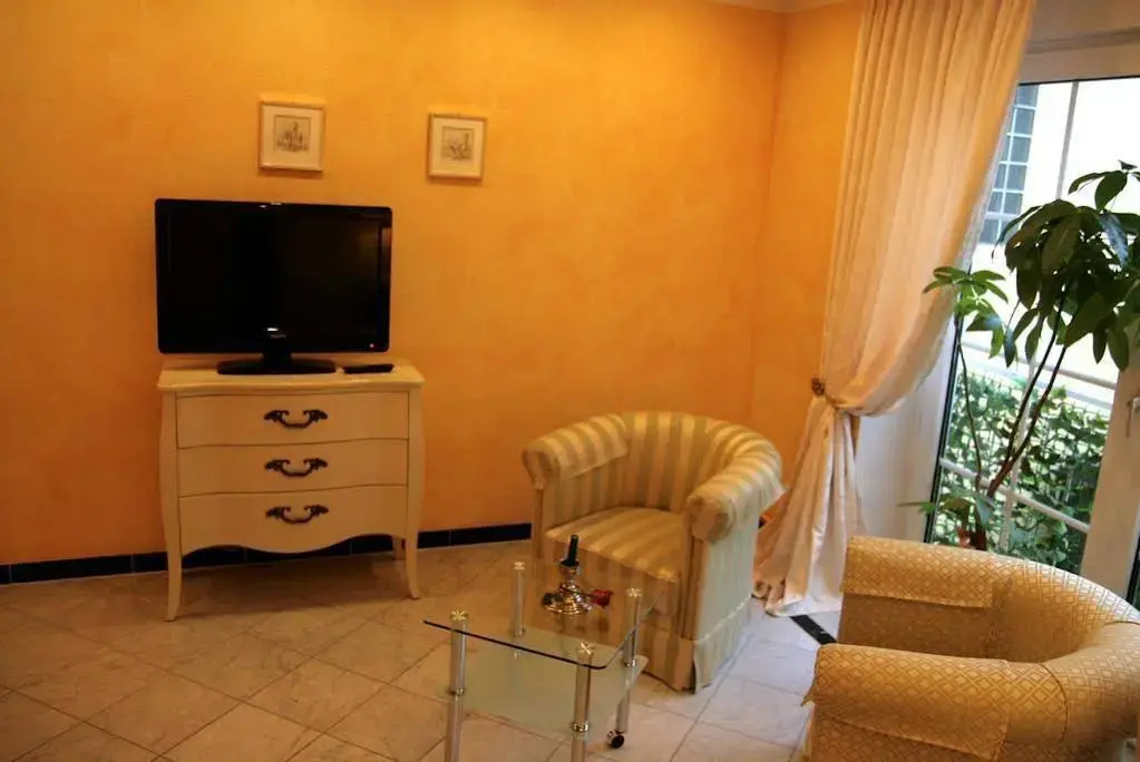 Hotel photo 12