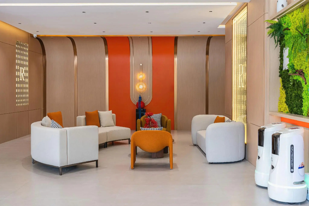 REZEN LONGUU Hotel (Guangzhou Baoneng Performance Center Luogang Subway Station) — фото