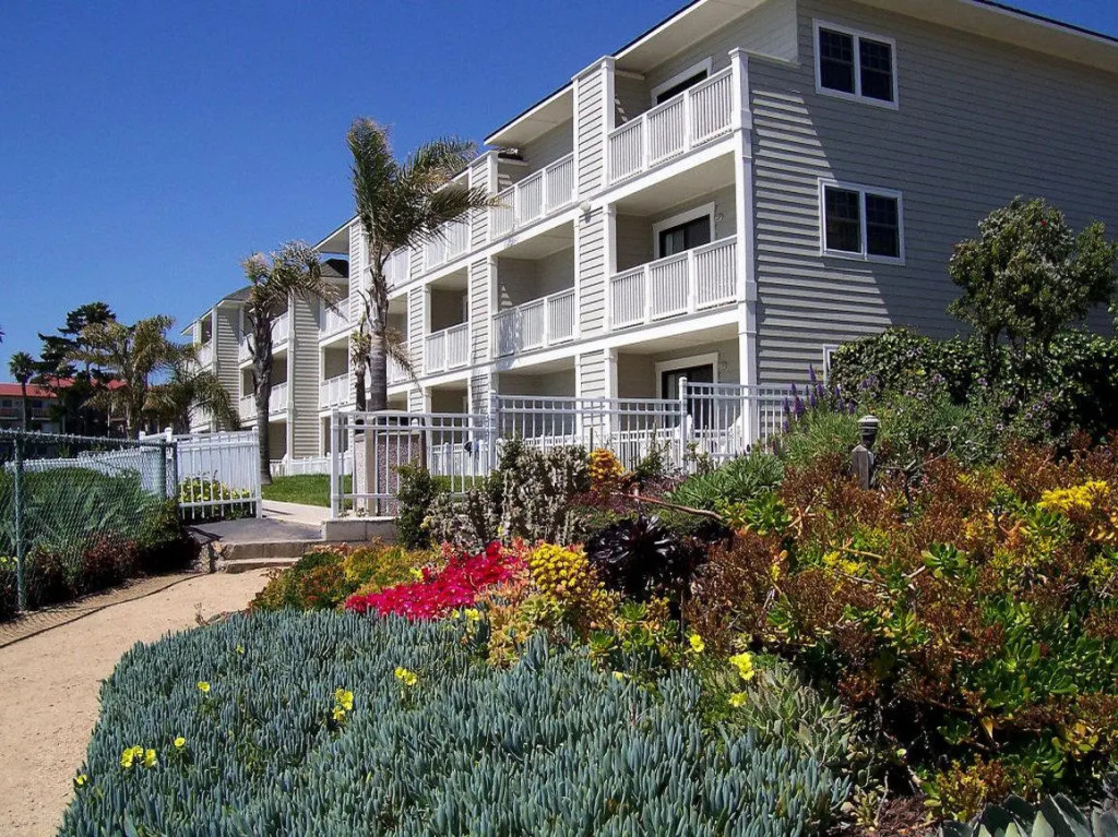 Pismo Lighthouse Suites - 3