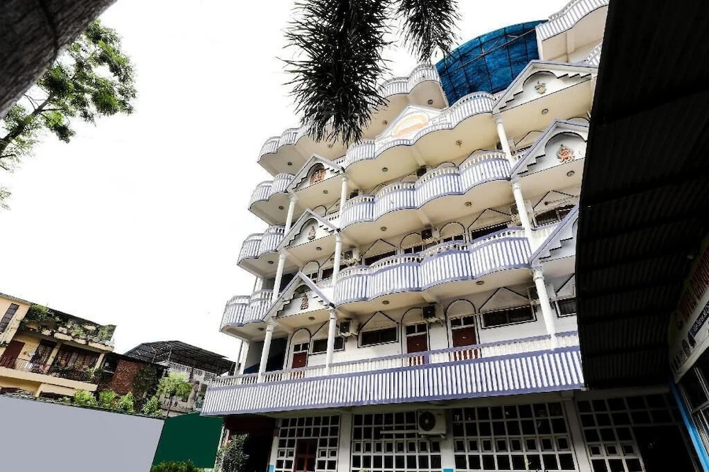 Hotel Gangotri — фото