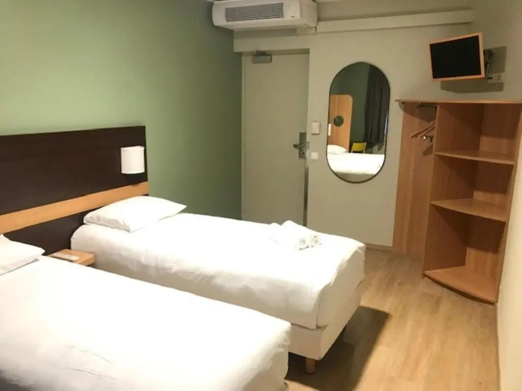 Standard Double room (twin beds)