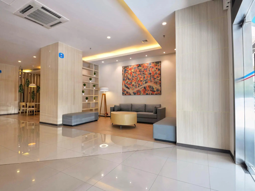 Lobby & Reception
