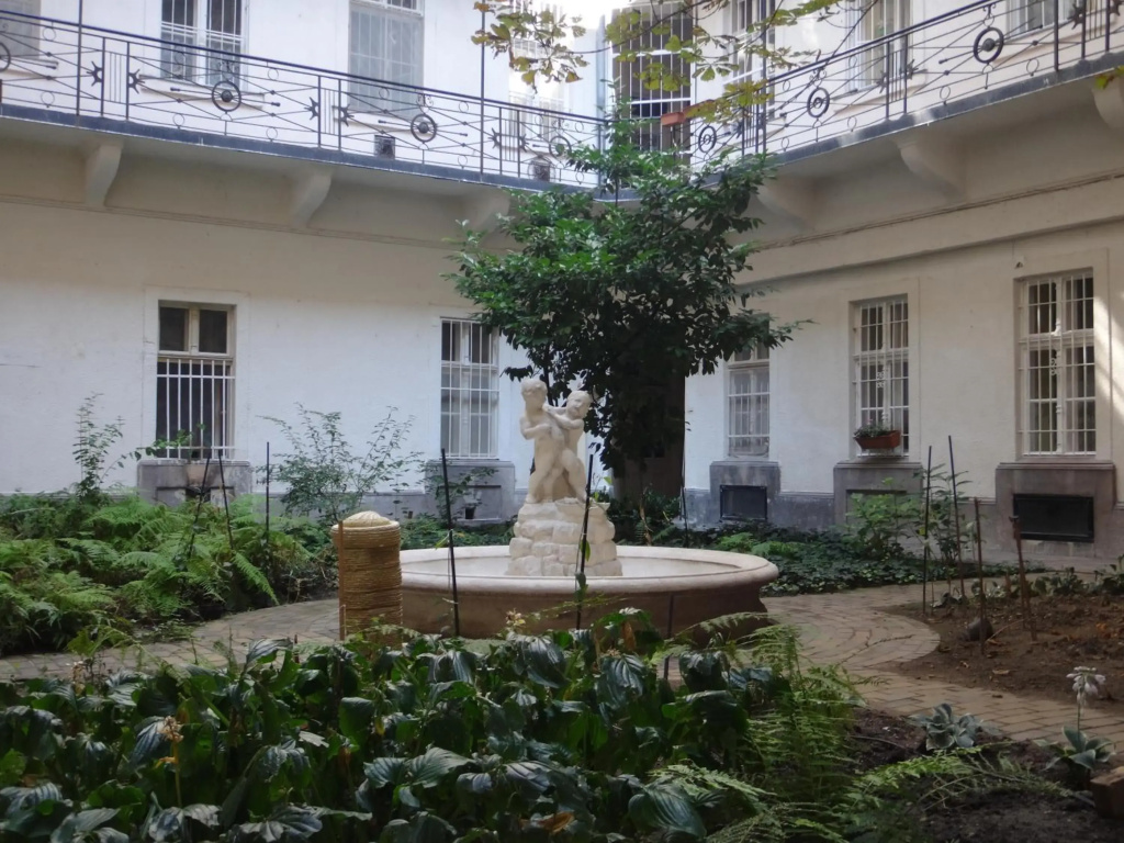 M Apartment