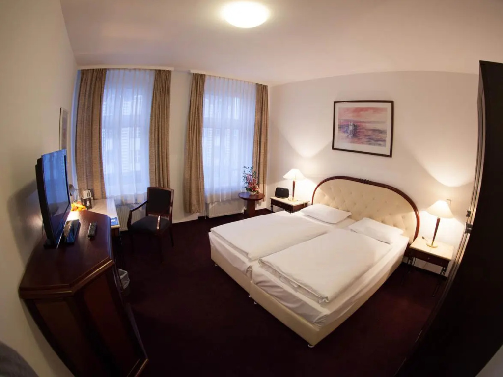 Superior Double room (full double bed)