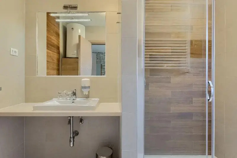 Premium Double room with balcony full double bed