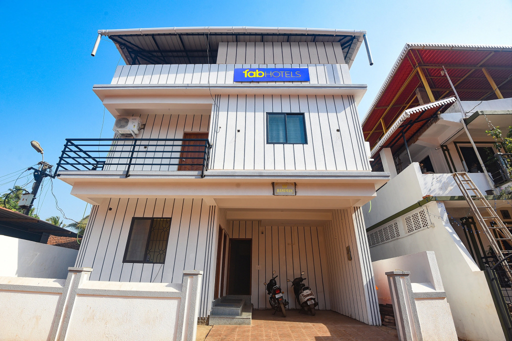 FabExpress Symphony Homes, Calangute Beach