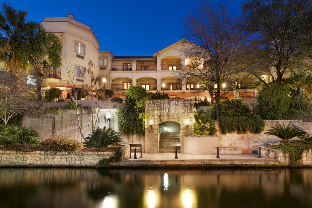 Hotel Indigo San Antonio Riverwalk by IHG