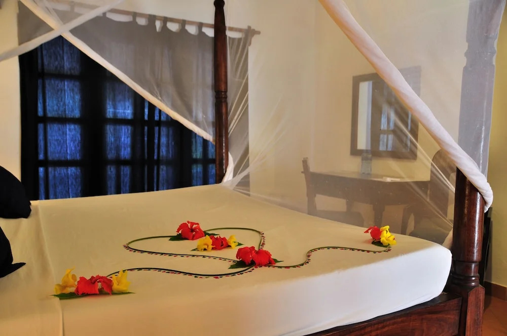 Трёхместный номер Standard с видом на бассейн в Barracuda Inn Resort