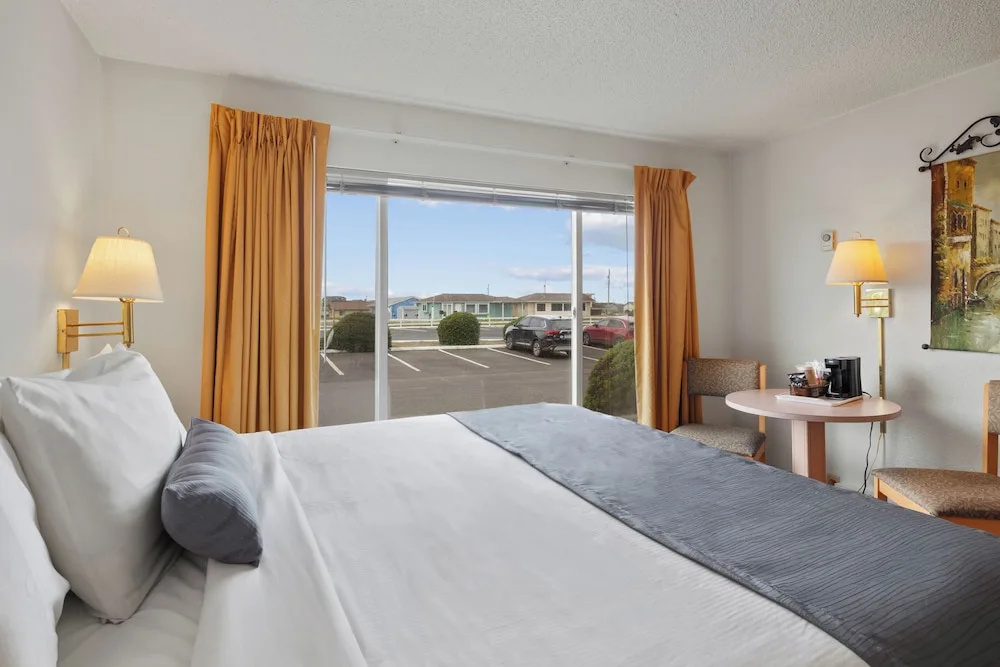 Standard Double room with land view (full double bed)