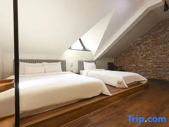 Standard Double Family room (twin beds)