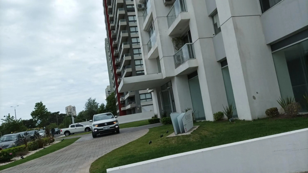 Summer Tower 102