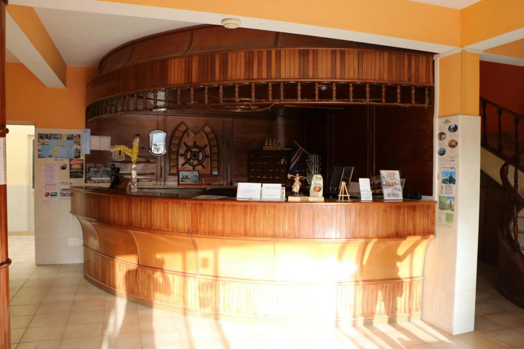 Lobby & Reception