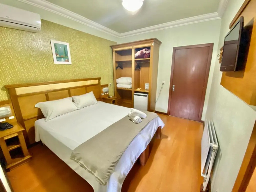 Standard Double room with balcony (full double bed)