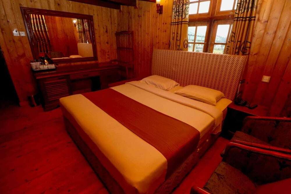 Alpine Hotel