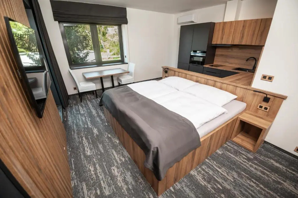 Standard Double room with balcony (full double bed)