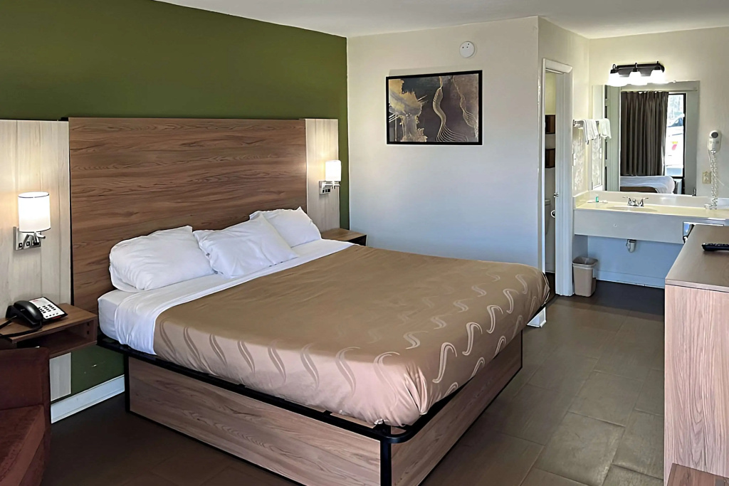 Standard Double room (full double bed)