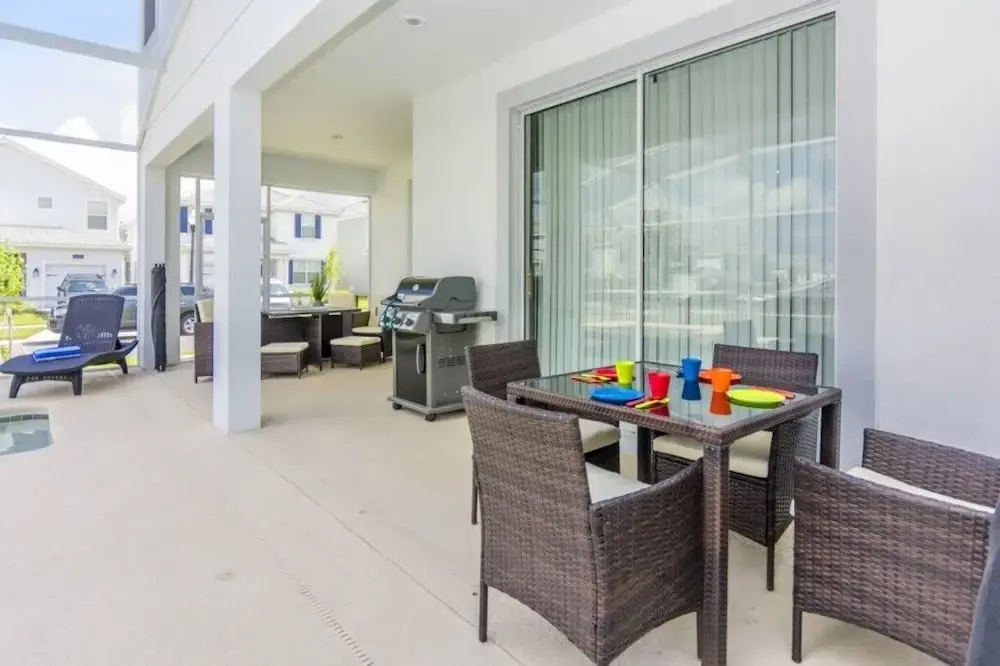 6 Bed 5 Bath Pool, Spa & Game Room 6 Bedroom Villa by Redawning