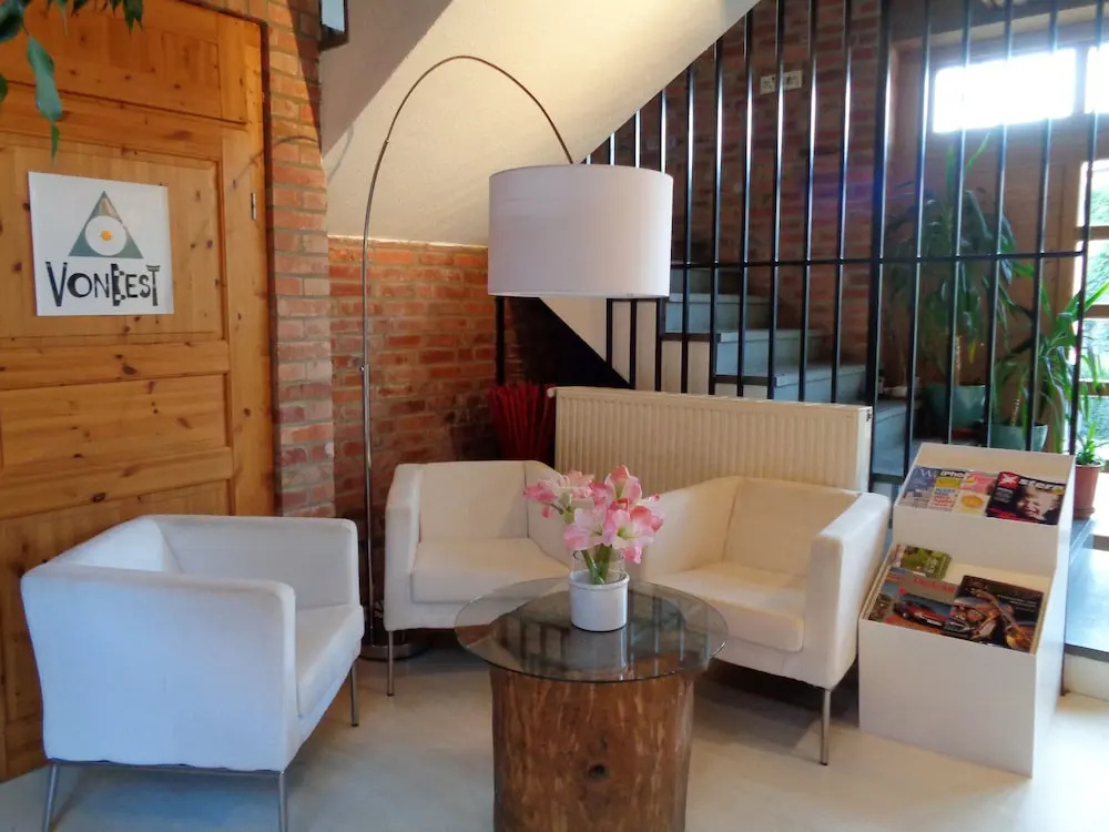 Lobby & Reception