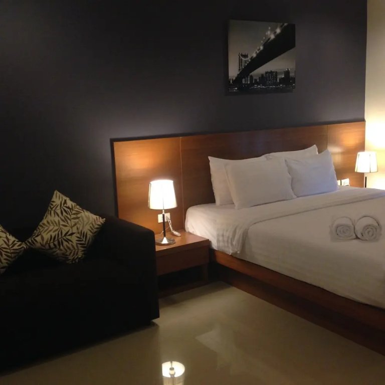 Deluxe Double room with balcony (full double bed)