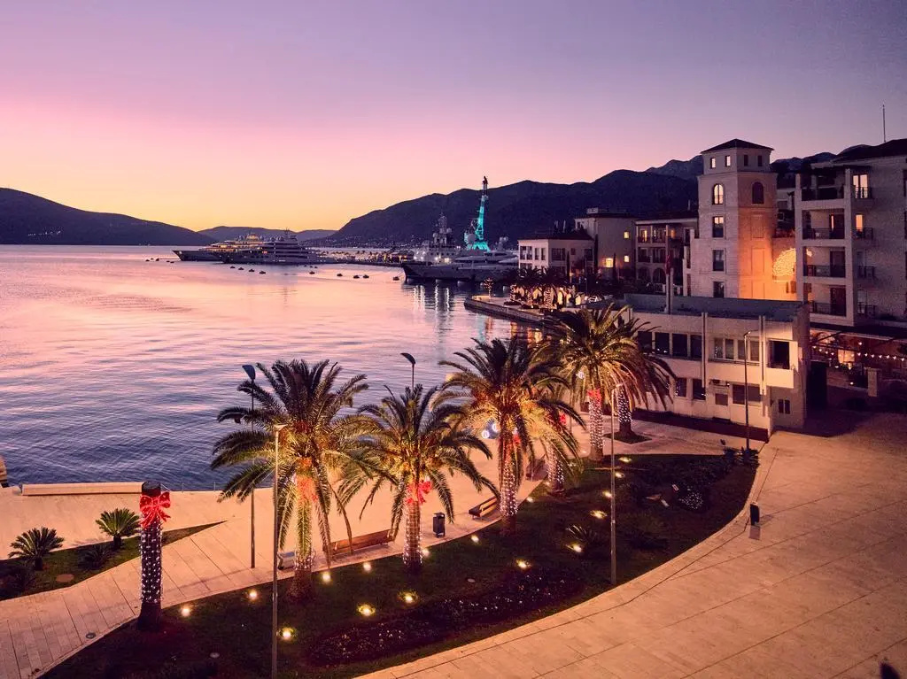 Beach & Waterfront