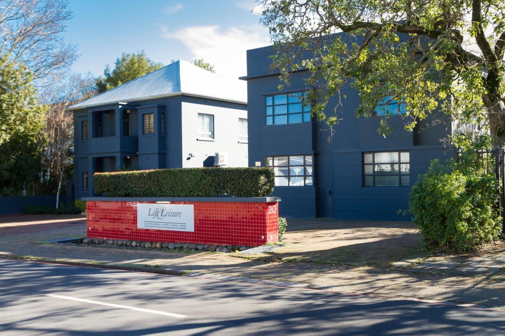 Life and Leisure Luxury Guesthouse
