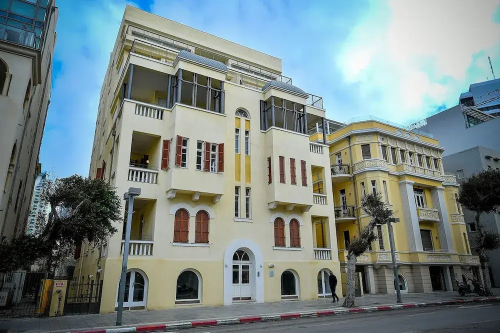 Authentic New Apt Near The Beach Allenby
