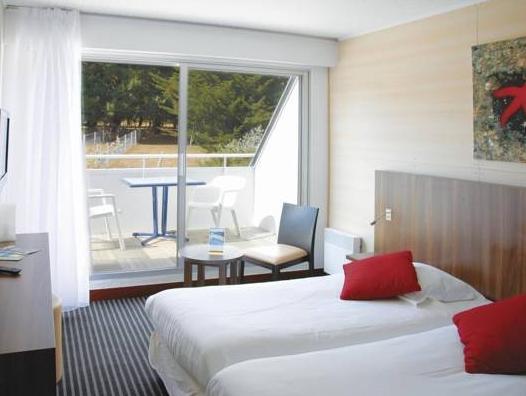 標準四人房，配有大床