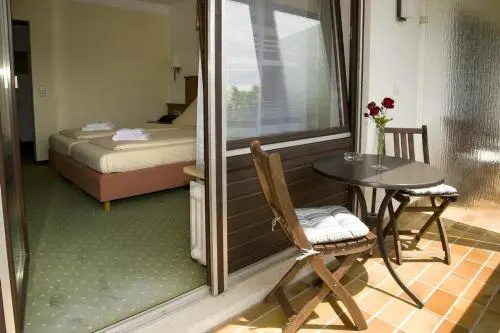 Balcony & Terrace