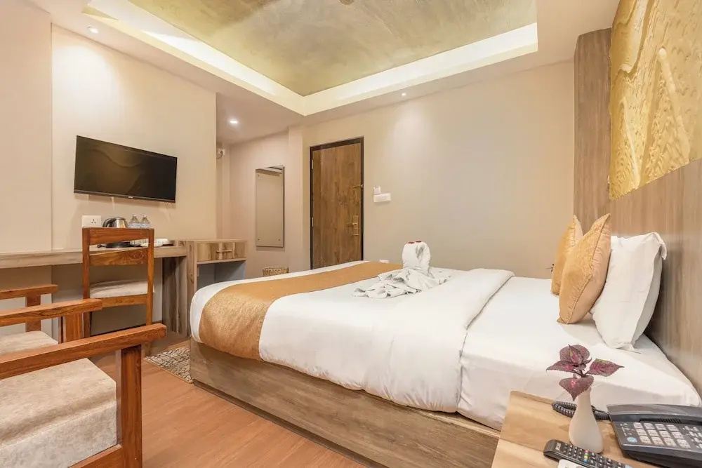 Premium Double room with balcony (full double bed)