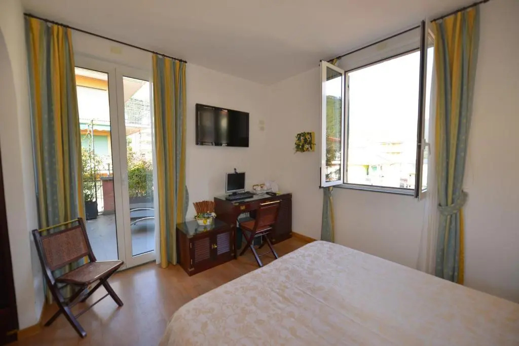 Superior Double room (full double bed)