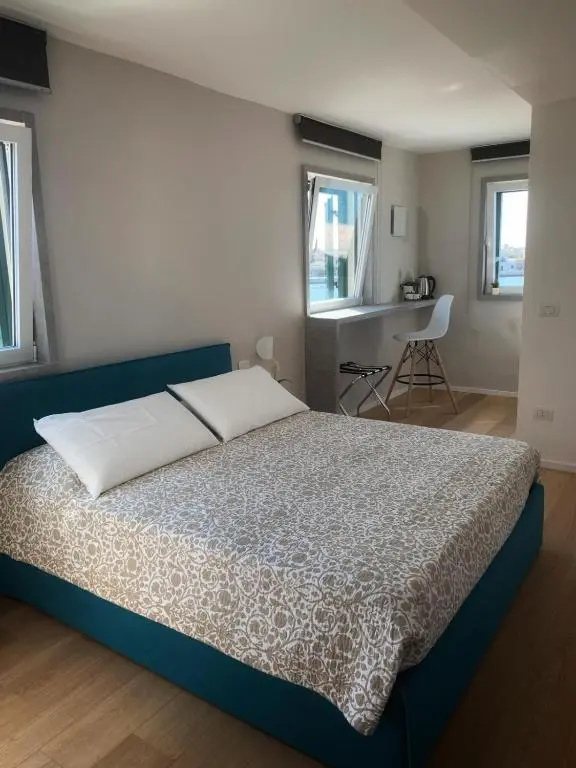 Deluxe Double room with balcony and with sea view (full double bed)