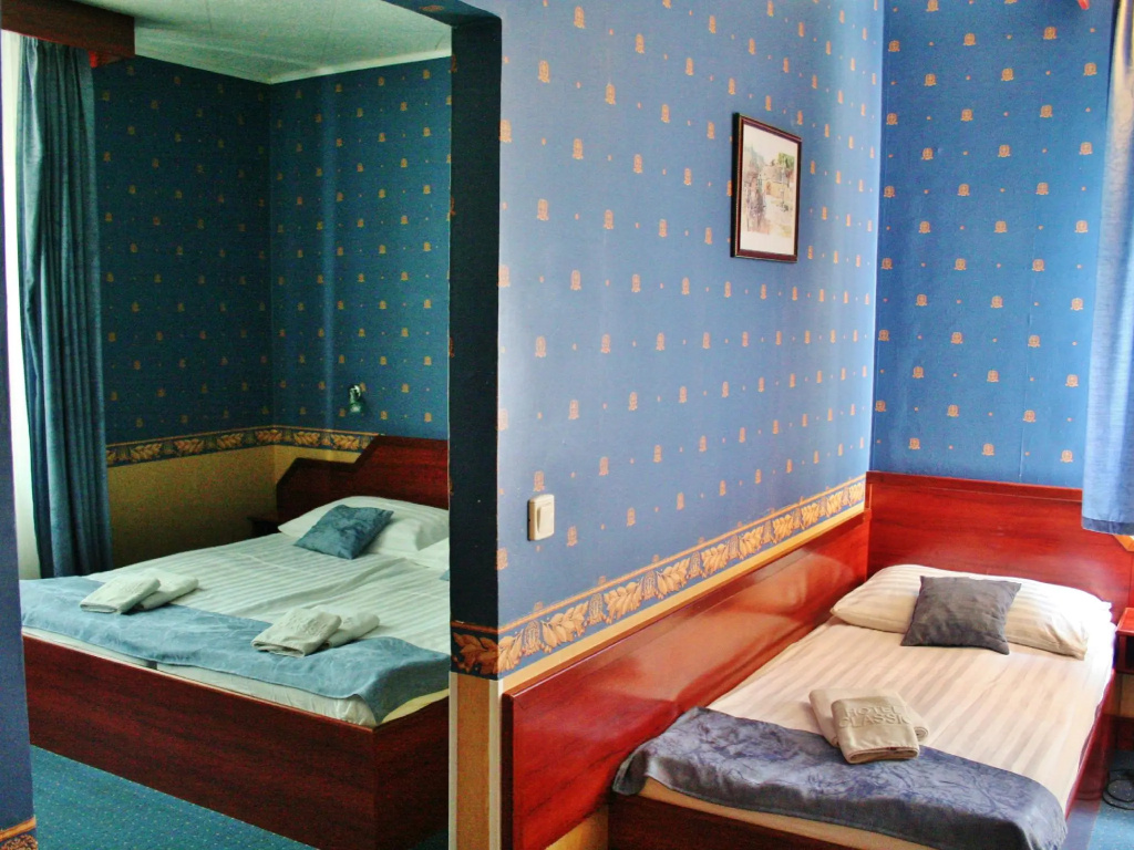 Standard Triple room