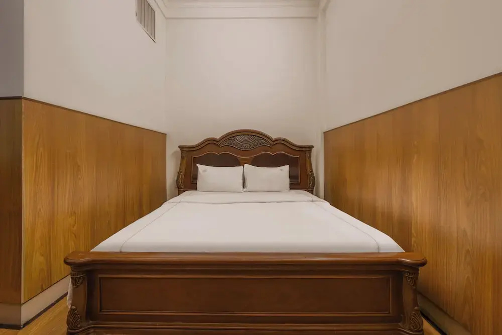 Economy room
