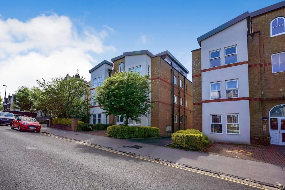 Charming 2-bedroom Flat in South Croydon