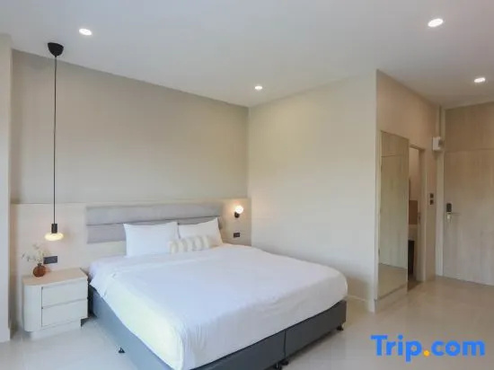 Superior Double room with balcony (full double bed)