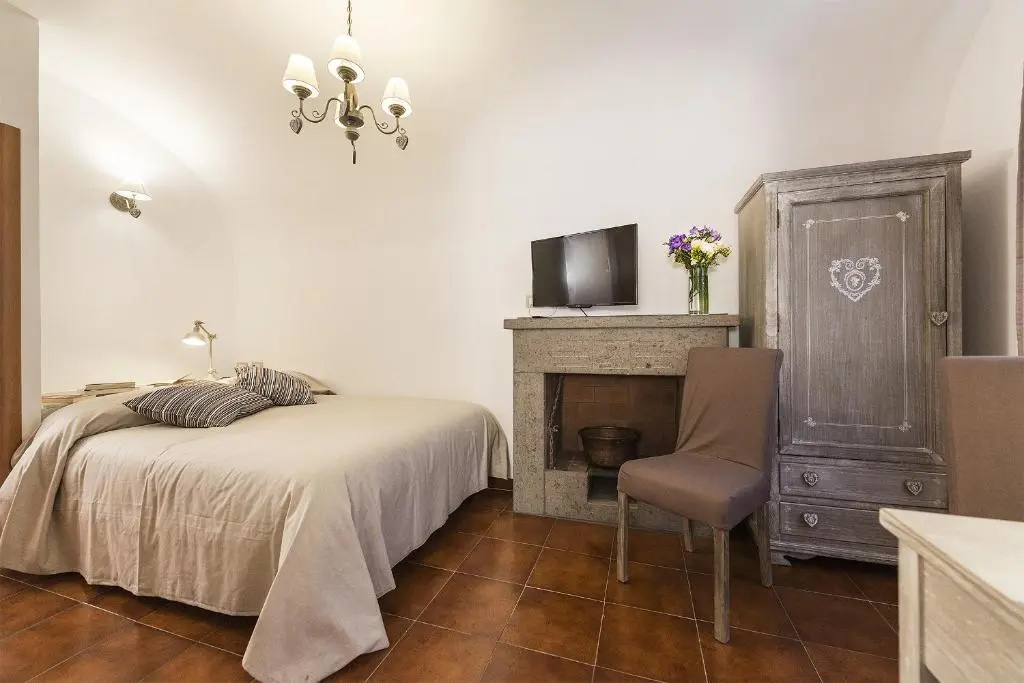Standard Double room (full double bed)