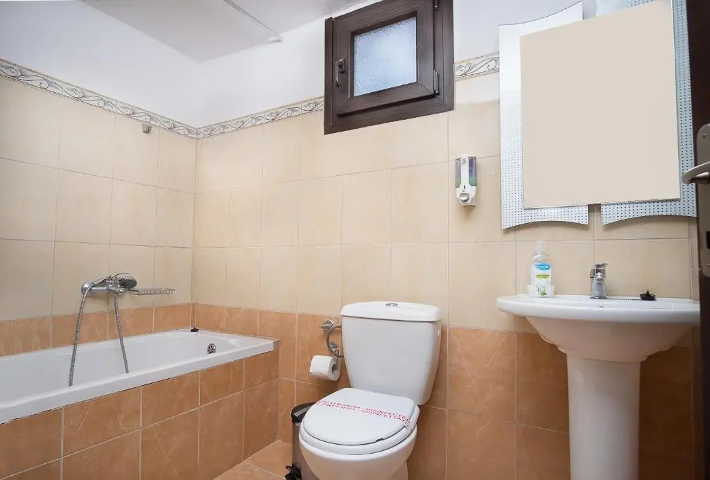 3 Bedrooms Apartment