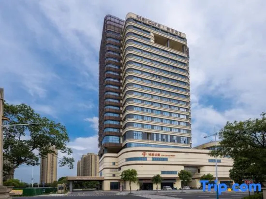 Mercure Changshu Riverside Hotel
